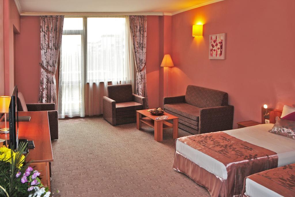 Hotel Real Plovdiv Pokoj fotografie